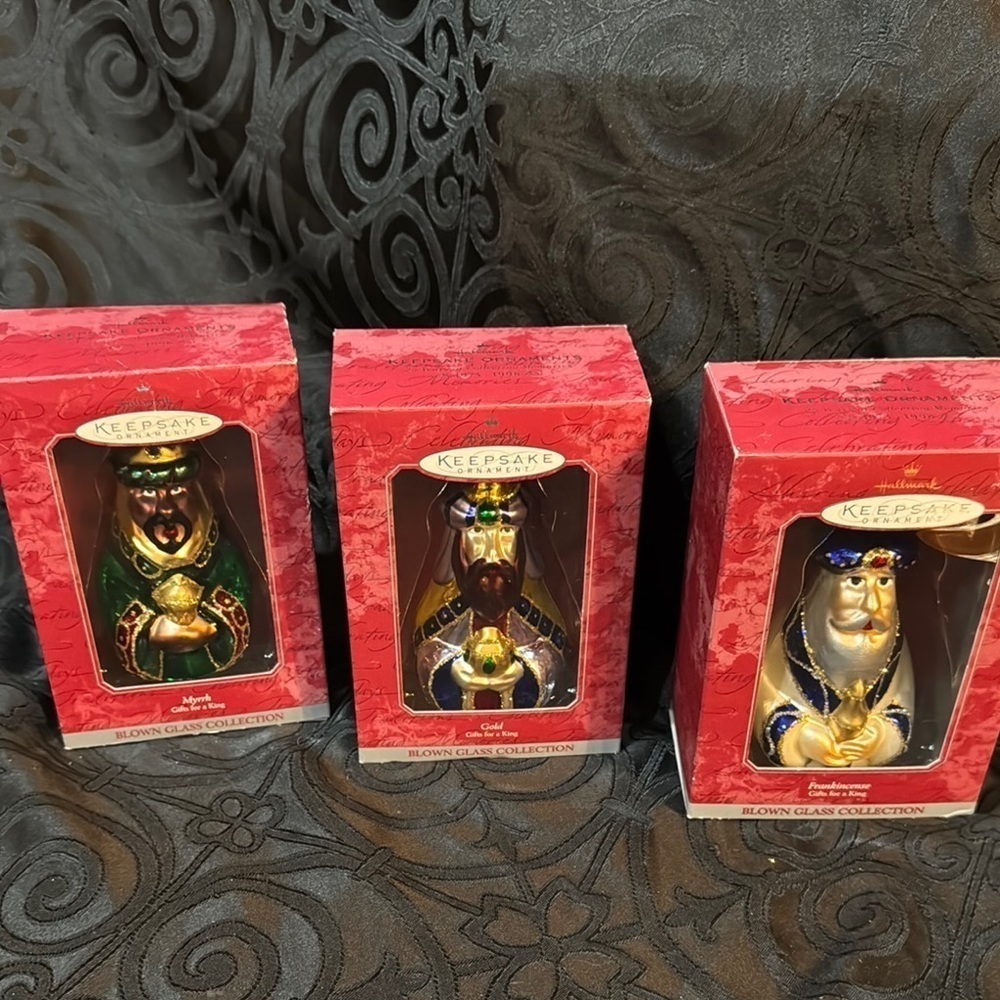 Hallmark Keepsake Blown Glass Ornaments Set The three wiseman